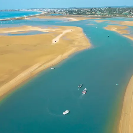 Isla Bella - Piscina Aquecivel E Bbq - Guia, Βίλα